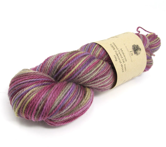 Malvinas  - Hand dyed Falkland wool DK yarn